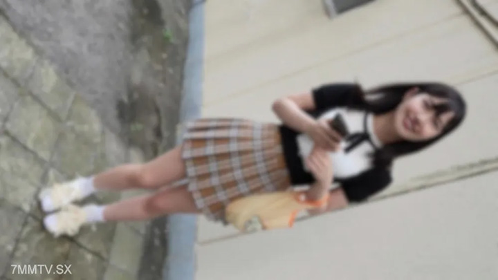 fc2-ppv-4719305-3天！一半！第一次拍攝-半淘汰賽半間接她抬頭看著，將原始公雞放回陰道內，射精在她體內